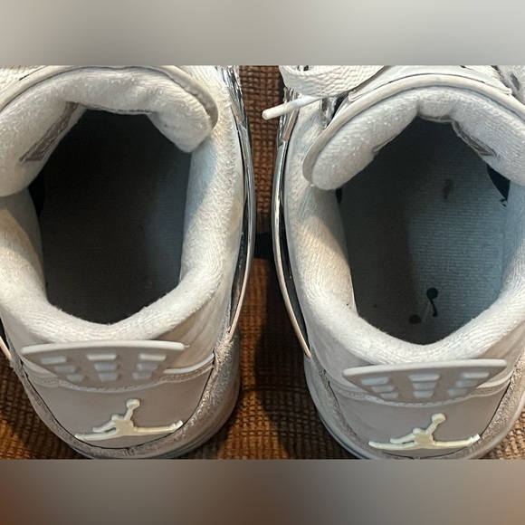 AIR JORDAN Women’s 4 Retro “Frozen Moments” - Picture 8 of 12